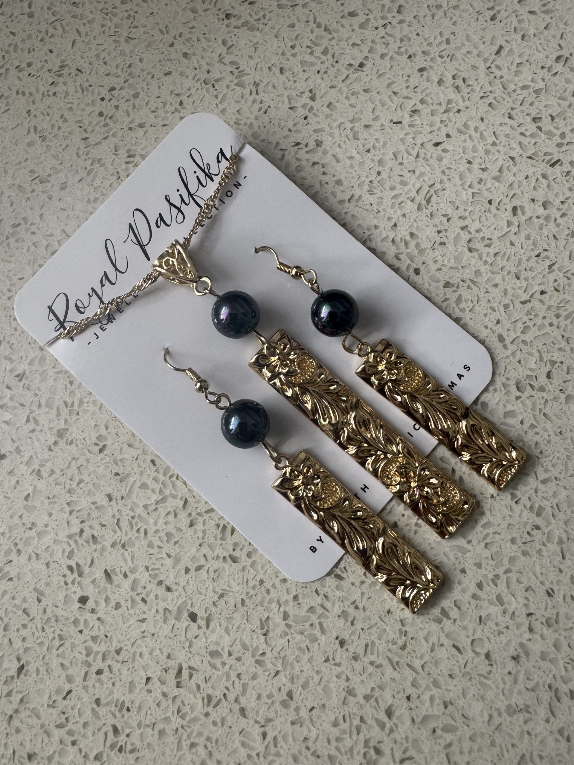SALE - $20.00 Hawaiian Gold Plated Flower & Pearl 2pc Set - Image 4